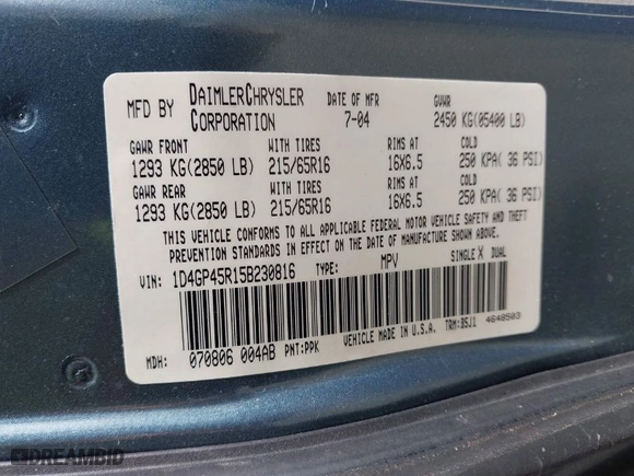 2005 Dodge Caravan SXT with VIN 1D4GP45R15B230816, listed as a IAAI auction lot 41827129 with 143,116 mi miles. Bid and sale history available at carsss.com. Image 9.