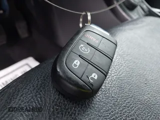 2018 Jeep Compass Limited with VIN 3C4NJDCBXJT350246, listed as a IAAI auction lot 41711327 with 112,364 mi miles. Bid and sale history available at carsss.com. Image 11.