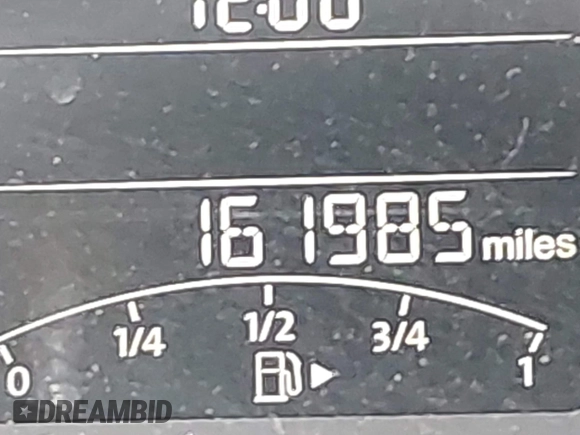 2014 Volkswagen Jetta SE z VIN 3VWD17AJ9EM358777, wystawiony jako IAAI lot #41880077 z przebiegiem 161 985 mil mil oraz . Historia ofert i sprzedaży dostępna na DreamBid. Obrazek 16.
