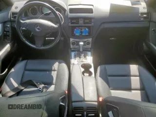 2011 Mercedes-Benz C 300 Sport z VIN WDDGF5EB6BR153278, wystawiony jako Copart lot #61150975 z przebiegiem 95 892 mil mil oraz Szkoda całkowita • Salvage title. Historia ofert i sprzedaży dostępna na DreamBid. Obrazek 8.