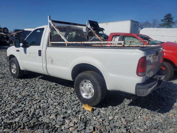 2003 Ford F-250 XL with VIN 1FTNF20L83EB38337, listed as a Copart auction lot 48288195 with 136,334 mi miles and Clean title. Bid and sale history available at DreamBid. Image 2.