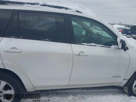 2011 Toyota RAV4 Ltd with VIN 2T3DK4DV1BW049005, listed as a IAAI auction lot 41284660 with 1 mi miles. Bid and sale history available at carsss.com. Image 13.