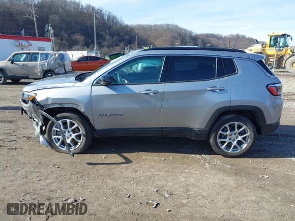 2023 Jeep Compass Latitude Lux with VIN 3C4NJDFN0PT519625, listed as a IAAI auction lot 41704213 with 10,618 mi miles and . Bid and sale history available at DreamBid. Image 14.