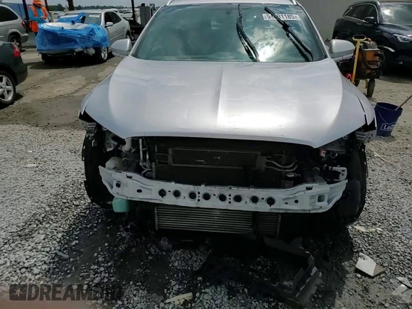 2019 Lincoln MKC Standard z VIN 5LMCJ1C95KUL08943, wystawiony jako Copart lot #54891185 z przebiegiem 88 153 mil mil oraz Szkoda całkowita • Salvage title. Historia ofert i sprzedaży dostępna na DreamBid. Obrazek 14.