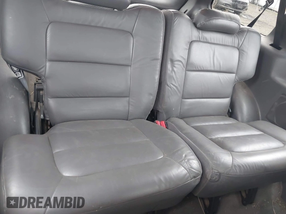 2001 Ford Explorer Sport z VIN 1FMYU70E61UB35324, wystawiony jako IAAI lot #41980557 z przebiegiem 160 020 mil mil oraz . Historia ofert i sprzedaży dostępna na DreamBid. Obrazek 8.