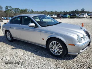 2003 Jaguar S-Type z VIN SAJEA01U73HM89587, wystawiony jako Copart lot #45712745 z przebiegiem 45 916 mil mil oraz Tytuł czysty. Historia ofert i sprzedaży dostępna na DreamBid. Obrazek 4.