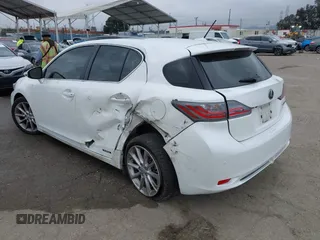 2013 Lexus CT 200h z VIN JTHKD5BH0D2126459, wystawiony jako IAAI lot #42207697 z przebiegiem 188 111 mil mil oraz . Historia ofert i sprzedaży dostępna na DreamBid. Obrazek 3.