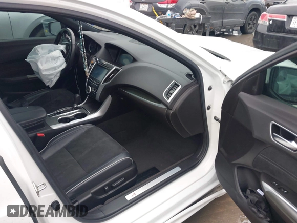 2019 Acura TLX w/A-Spec Pkg with VIN 19UUB1F63KA009058, listed as a IAAI auction lot 41456033 with 204,009 mi miles. Bid and sale history available at carsss.com. Image 5.