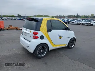 2008 Smart fortwo Pure z VIN WMEEJ31X18K126191, wystawiony jako IAAI lot #42045070 z przebiegiem 149 361 mil mil oraz . Historia ofert i sprzedaży dostępna na DreamBid. Obrazek 4.