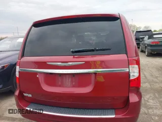 2015 Chrysler Town & Country Touring-L with VIN 2C4RC1CG6FR582911, listed as a IAAI auction lot 42117864 with 137,689 mi miles. Bid and sale history available at carsss.com. Image 16.