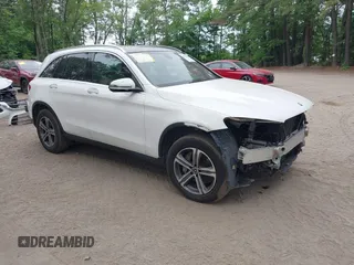 2019 Mercedes-Benz GLC 300 z VIN WDC0G4KB8KF669144, wystawiony jako IAAI lot #42216156 z przebiegiem 76 024 mil mil oraz . Historia ofert i sprzedaży dostępna na DreamBid. Obrazek 1.