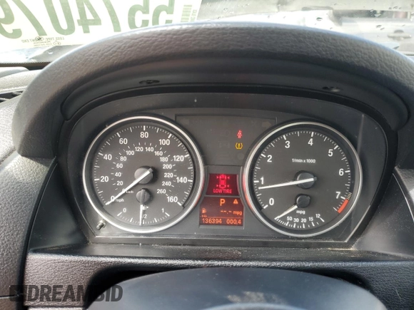 2013 BMW X1 xDrive28i z VIN WBAVL1C58DVR82070, wystawiony jako Copart lot #55740795 z przebiegiem 136 394 mil mil oraz Nie do naprawy • Non repairable. Historia ofert i sprzedaży dostępna na DreamBid. Obrazek 9.