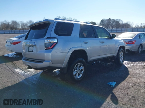 2018 Toyota 4Runner SR5 z VIN JTEBU5JR0J5534168, wystawiony jako IAAI lot #41388835 z przebiegiem 76 064 mil mil oraz . Historia ofert i sprzedaży dostępna na DreamBid. Obrazek 4.