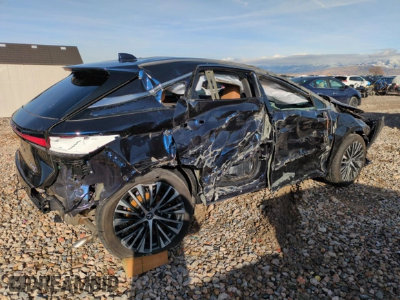 2024 Lexus RX with VIN 2T2BAMCA7RC074760, listed as a Copart auction lot 86424704 with 3,221 mi miles and Salvage Title. Bid and sale history available at carsss.com. Image 3.