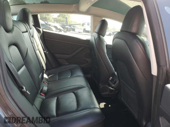2022 Tesla Model 3 z VIN 5YJ3E1EA2NF318667, wystawiony jako Copart lot #49469145 z przebiegiem 48 242 mil mil oraz Szkoda całkowita • Salvage title. Historia ofert i sprzedaży dostępna na DreamBid. Obrazek 11.