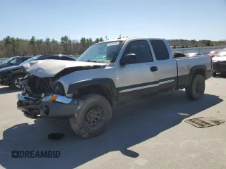 2004 GMC Sierra 1500 SLE z VIN 2GTEK19T741141547, wystawiony jako Copart lot #54749745 z przebiegiem 202 598 mil mil oraz Szkoda całkowita • Salvage title. Historia ofert i sprzedaży dostępna na DreamBid. Obrazek 1.