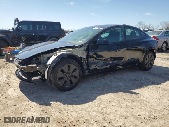 2024 Tesla Model 3 z VIN 5YJ3E1EA3RF872810, wystawiony jako Copart lot #46871445 z przebiegiem 2 725 mil mil oraz Szkoda całkowita • Salvage title. Historia ofert i sprzedaży dostępna na DreamBid. Obrazek 1.