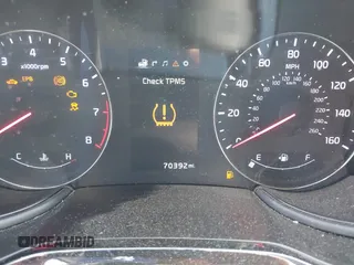 2015 Kia K900 Premium with VIN KNALU4D46F6027616, listed as a IAAI auction lot 41702945 with 70,392 mi miles. Bid and sale history available at carsss.com. Image 7.