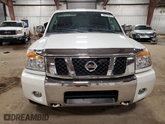 2015 Nissan Titan SV with VIN 1N6AA0EC1FN513139, listed as a Copart auction lot 44137415 with 114,842 mi miles and Clean title. Bid and sale history available at DreamBid. Image 5.