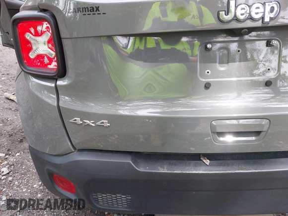 2020 Jeep Renegade Jeepster with VIN ZACNJBAB3LPL87508, listed as a IAAI auction lot 42381489 with Not provided miles and . Bid and sale history available at DreamBid. Image 6.