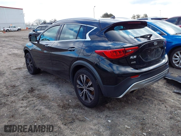 2017 Infiniti QX30 Premium z VIN SJKCH5CR8HA035885, wystawiony jako IAAI lot #41606308 z przebiegiem 112 932 mil mil oraz . Historia ofert i sprzedaży dostępna na DreamBid. Obrazek 3.