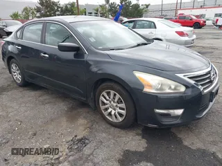 2014 Nissan Altima SV with VIN 1N4AL3AP0EC132468, listed as a IAAI auction lot 42063087 with 169,708 mi miles and . Bid and sale history available at carsss.com. Image 1.