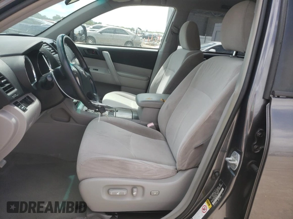 2009 Toyota Highlander with VIN JTEDS41A292085513, listed as a Copart auction lot 61062295 with 97,773 mi miles and Salvage title. Bid and sale history available at DreamBid. Image 7.