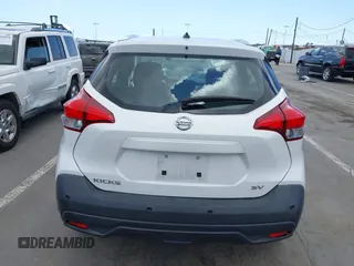 2020 Nissan Kicks SV z VIN 3N1CP5CV3LL483605, wystawiony jako IAAI lot #42261522 z przebiegiem 53 381 mil mil oraz . Historia ofert i sprzedaży dostępna na DreamBid. Obrazek 17.