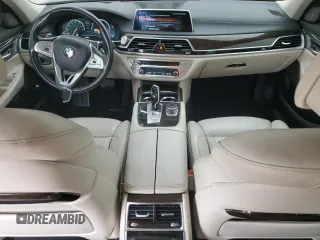 2016 BMW 7 Series 750i z VIN WBA7F0C51GGL99505, wystawiony jako Copart lot #49775245 z przebiegiem 46 703 mil mil oraz Szkoda całkowita • Salvage title. Historia ofert i sprzedaży dostępna na DreamBid. Obrazek 8.