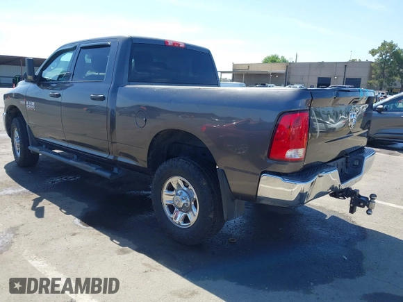 2015 Ram 2500 Tradesman z VIN 3C6TR5CT5FG528294, wystawiony jako IAAI lot #42374966 z przebiegiem Nie podano mil oraz . Historia ofert i sprzedaży dostępna na DreamBid. Obrazek 3.