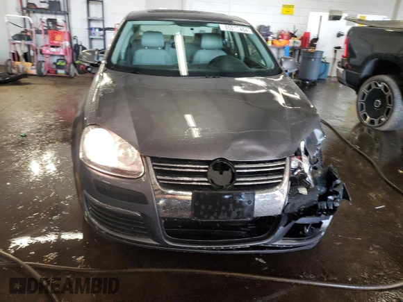 2006 Volkswagen Jetta 2.5L with VIN 3VWSF71K16M790850, listed as a Copart auction lot 85517484 with 117,423 mi miles and Salvage title. Bid and sale history available at DreamBid. Image 5.