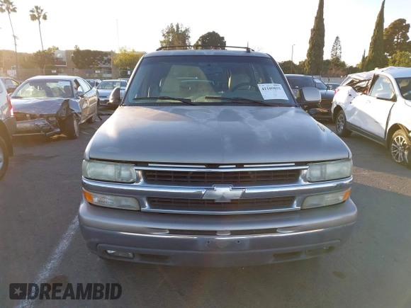 2003 Chevrolet Suburban LS with VIN 1GNEC16T43J269726, listed as a IAAI auction lot 41109855 with 122,820 mi miles. Bid and sale history available at carsss.com. Image 12.