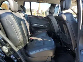 2009 Mercedes-Benz GL-Class 5.5L with VIN 4JGBF86E09A453904, listed as a Copart auction lot 81519294 with 230,839 mi miles and Salvage Title. Bid and sale history available at carsss.com. Image 11.