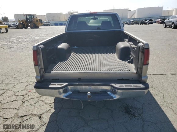 2000 Chevrolet S-10 LS with VIN 1GCCS19W2Y8221990, listed as a Copart auction lot 53942155 with 275,715 mi miles and Clean Title. Bid and sale history available at carsss.com. Image 6.