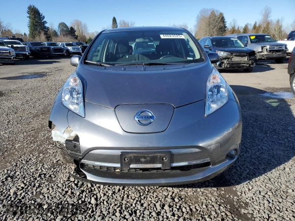 2015 Nissan LEAF SV with VIN 1N4AZ0CP8FC335118, listed as a Copart auction lot 44023525 with 75,071 mi miles and Salvage Title. Bid and sale history available at carsss.com. Image 5.