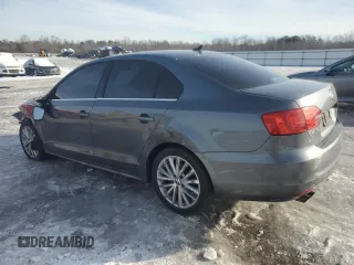 2012 Volkswagen Jetta SEL с VIN 3VWLP7AJ2CM452782, выставлен на аукционе Copart как лот 41502725 с пробегом 153 132 миль миль и Списание • Salvage title. История ставок и продаж доступна на DreamBid. Изображение 2.