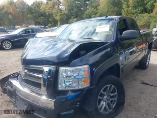 2007 Chevrolet Silverado 1500 LT w/1LT with VIN 2GCEK19C771711809, listed as a IAAI auction lot 40466639 with 82,920 mi miles. Bid and sale history available at carsss.com. Image 18.