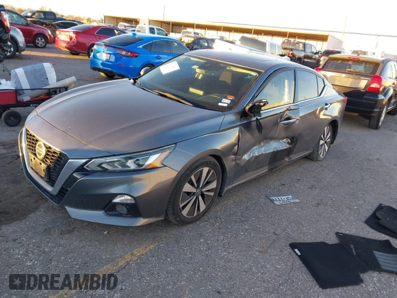 2019 Nissan Altima 2.5 SV with VIN 1N4BL4DV0KC111037, listed as a IAAI auction lot 41238586 with 98,002 mi miles. Bid and sale history available at carsss.com. Image 17.