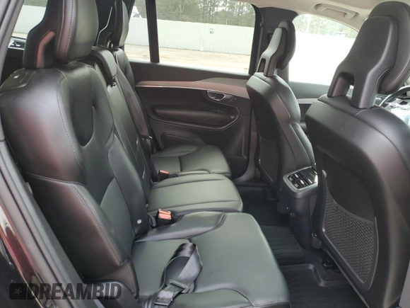 2022 Volvo XC90 Momentum with VIN YV4102CK3N1805700, listed as a Copart auction lot 82303984 with 31,877 mi miles and Salvage Title. Bid and sale history available at DreamBid. Image 11.