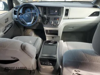 2018 Toyota Sienna LE Auto Access Seat with VIN 5TDKZ3DC9JS904383, listed as a Copart auction lot 43992165 with 106,596 mi miles and Salvage Title. Bid and sale history available at carsss.com. Image 8.