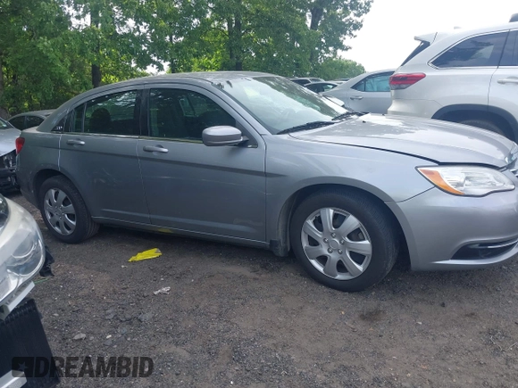 2014 Chrysler 200 LX z VIN 1C3CCBAB6EN211217, wystawiony jako IAAI lot #42169450 z przebiegiem 97 948 mil mil oraz . Historia ofert i sprzedaży dostępna na DreamBid. Obrazek 12.