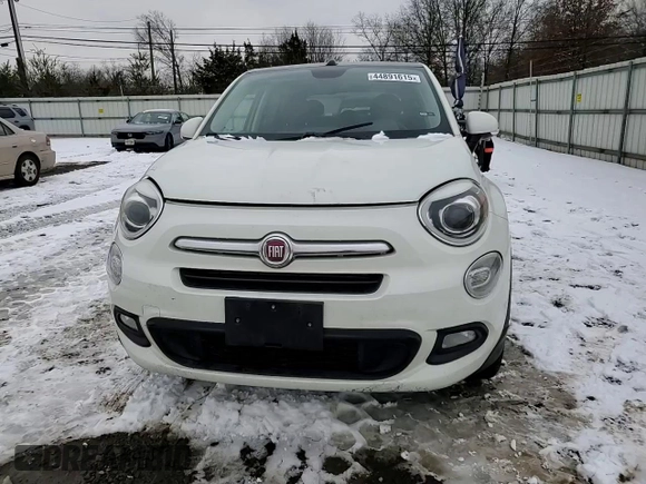 2016 FIAT 500X Lounge z VIN ZFBCFYDT2GP365900, wystawiony jako Copart lot #44891615 z przebiegiem 129 299 mil mil oraz Szkody całkowita. Historia ofert i sprzedaży dostępna na DreamBid. Obrazek 11.