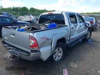2006 Toyota Tacoma z VIN 5TELU42N56Z234046, wystawiony jako IAAI lot #42197128 z przebiegiem 143 715 mil mil oraz . Historia ofert i sprzedaży dostępna na DreamBid. Obrazek 4.