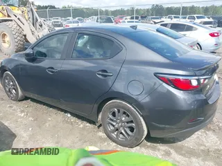 2019 Toyota Yaris L z VIN 3MYDLBYV4KY528641, wystawiony jako IAAI lot #41935993 z przebiegiem 61 940 mil mil oraz . Historia ofert i sprzedaży dostępna na DreamBid. Obrazek 3.