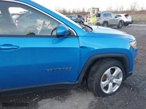 2020 Jeep Compass Latitude with VIN 3C4NJDBB4LT117516, listed as a IAAI auction lot 40964239 with 30,874 mi miles. Bid and sale history available at carsss.com. Image 18.