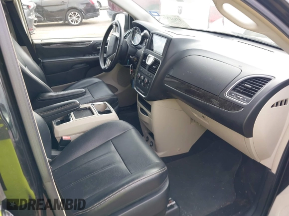 2015 Chrysler Town & Country LX with VIN 2C4RC1AG6FR677178, listed as a IAAI auction lot 41532707 with 135,286 mi miles and . Bid and sale history available at carsss.com. Image 5.