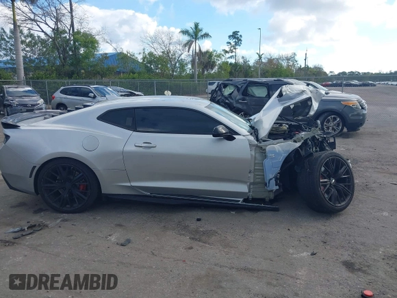 2018 Chevrolet Camaro 2SS with VIN 1G1FH1R72J0159136, listed as a IAAI auction lot 41540051 with Not provided miles and . Bid and sale history available at DreamBid. Image 13.