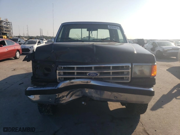 1988 Ford F-250 with VIN 1FTHX26M5JKA25728, listed as a Copart auction lot 62624414 with 41,822 mi miles and Salvage Title. Bid and sale history available at carsss.com. Image 5.