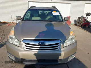 2010 Subaru Outback Premium All-Weather Anniversary z VIN 4S4BRBCC9A3345149, wystawiony jako IAAI lot #41762315 z przebiegiem 155 418 mil mil oraz . Historia ofert i sprzedaży dostępna na DreamBid. Obrazek 13.