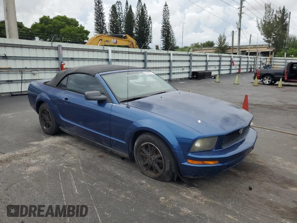 2007 Ford Mustang Deluxe with VIN 1ZVFT84N675272505, listed as a Copart auction lot 60449045 with 98,475 mi miles and Clean title. Bid and sale history available at DreamBid. Image 4.